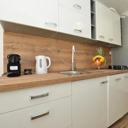 Apartman Lola Zára