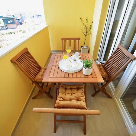 Lola Apartman *